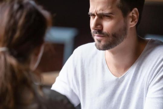 初次约会避免这些常见错误，助你赢得好印象