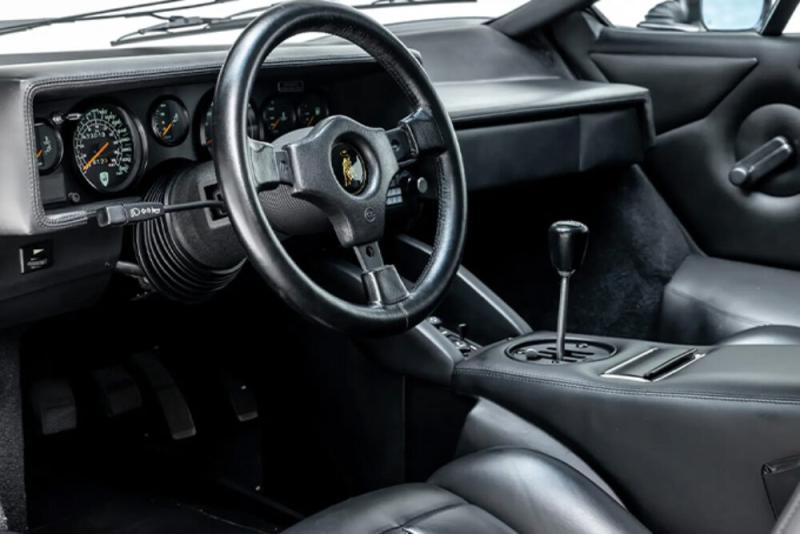 1985 Lamborghini Countach 6