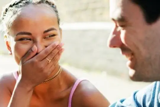 她是真的对你有意思，还是只是友好而已？