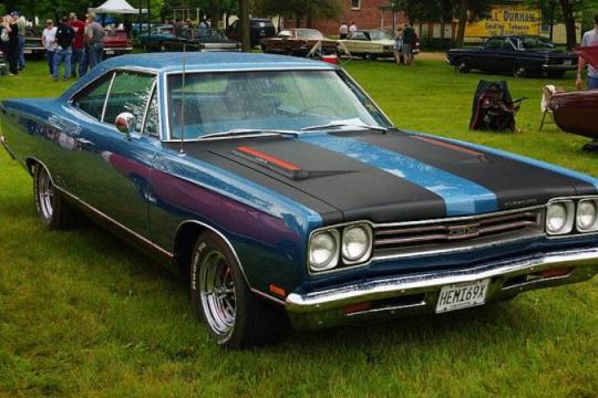 1969款普利茅斯GTX搭载440发动机，四分之一英里加速中13秒区间表现卓越