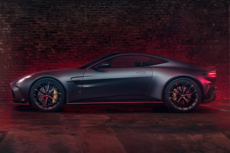 Aston Martin Vantage S 2