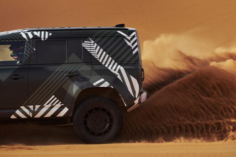 Land Rover Defender Dakar D7X R 3