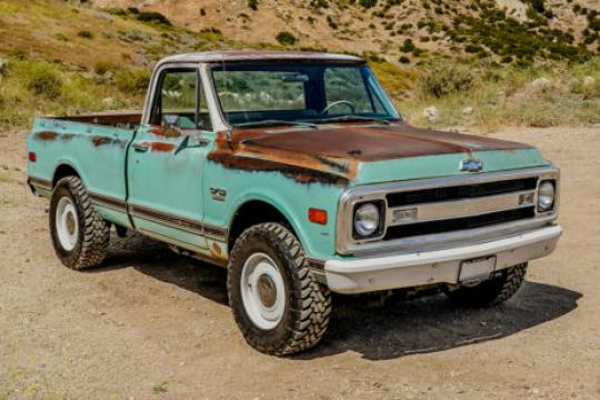 ICON 4×4 将全新 Silverado 1500 藏于锈迹斑斑的 1967 年款 C10 车身下