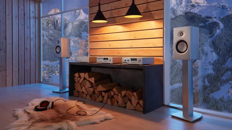 A lifestyle photo of T+A Elektroakustik's Series 200 selection of audio components.