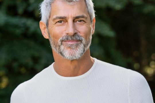 关于头发变白，我们帮你辨清事实与谣言