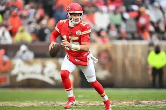 帕特里克·马霍姆斯为队友送出劳力士手表、Lucchese靴子等豪礼庆圣诞