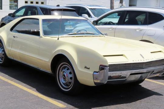 1966款奥兹莫比尔Toronado：打破传统的革新之作