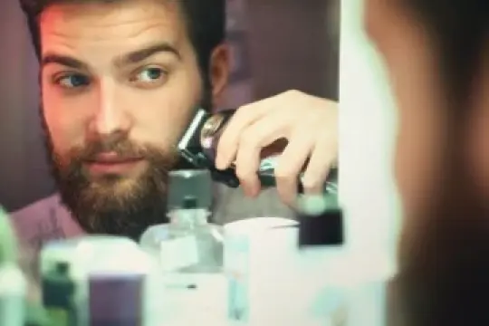 如何修剪胡须以完美衬托你的脸型