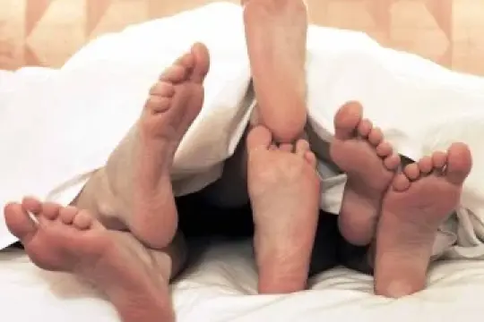 6位女性分享她们关于梦寐以求的三人行经历