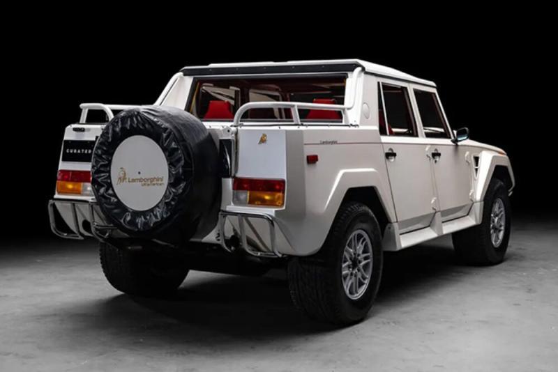 1990 Lamborghini LM002 2