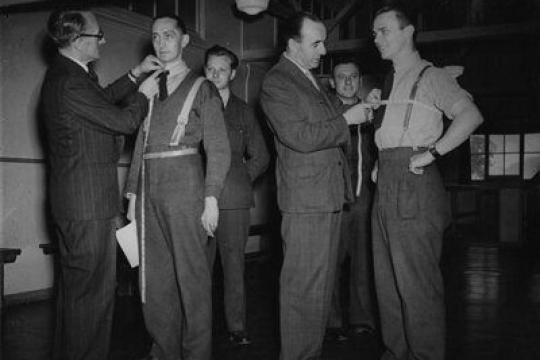 量身定制：如何准确测量自己的身体尺寸（附赠个人尺寸卡）