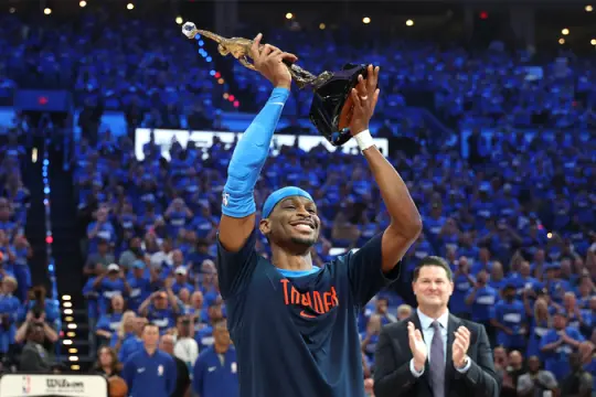 NBA最有价值球员谢伊·吉尔吉斯-亚历山大为队友赠送劳力士手表