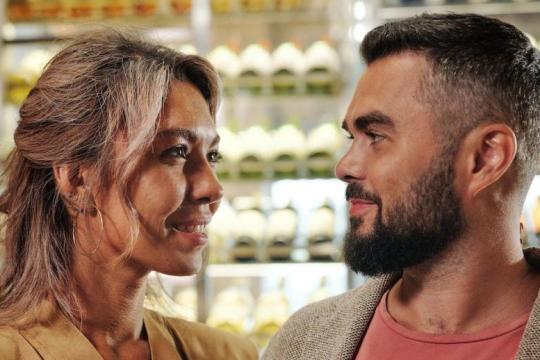 男士约会开场白与话题引导技巧