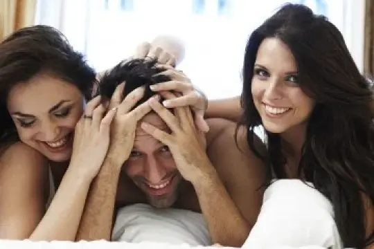 她为什么想尝试三人行？这些女性坦言心声