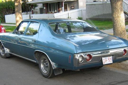 男子借出1972年Chevelle后，意外发现爱车停在陌生住所门外