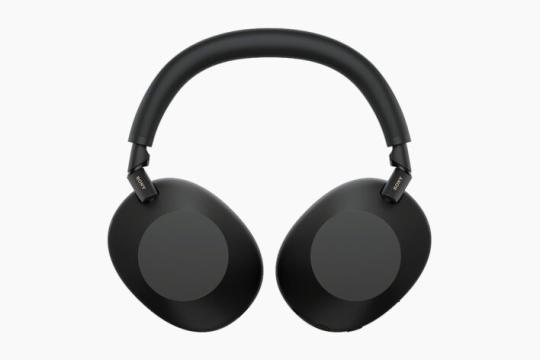 索尼旗舰耳机回归折叠设计，降噪技术再创新高