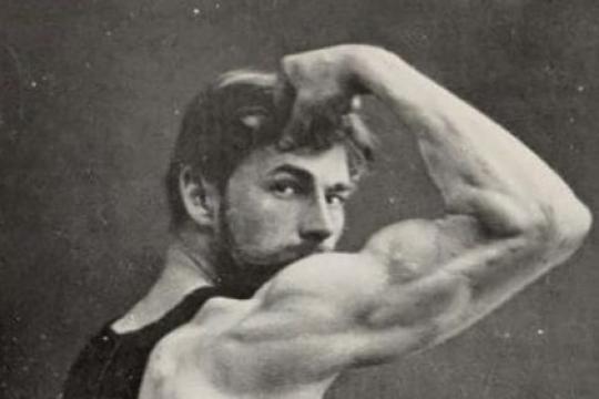 奇特锻炼法助力体能：一位老派强人15分钟晨练秘诀