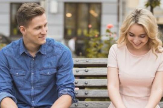 什么是肢体调情及如何正确表达