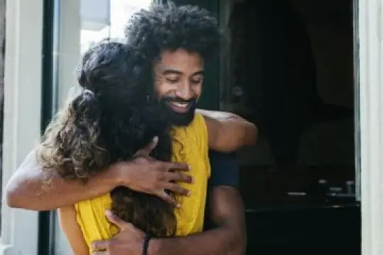 摆脱“朋友区”的4个简单方法，助你成功脱身并保持关系升级