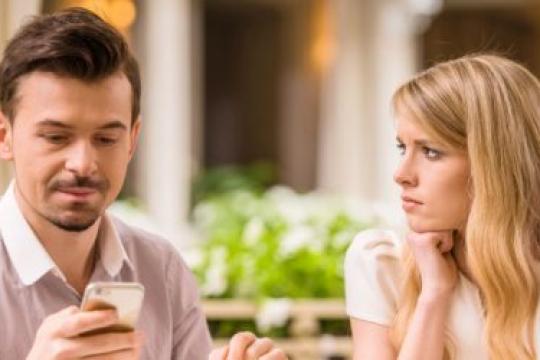 独立女性为何容易吸引情感缺失的男性？10大原因解析