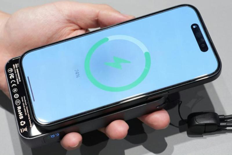 Mobile Boy MagSafe Retro Game Console 3