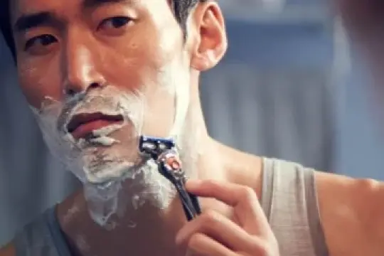 这款剃须刀让你轻松享受超干净剃须体验，价格亲民