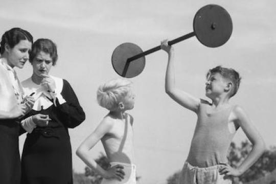 孩子什么时候可以开始举重训练？