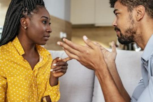 7个控制欲强的表现及其对你恋爱方式的影响