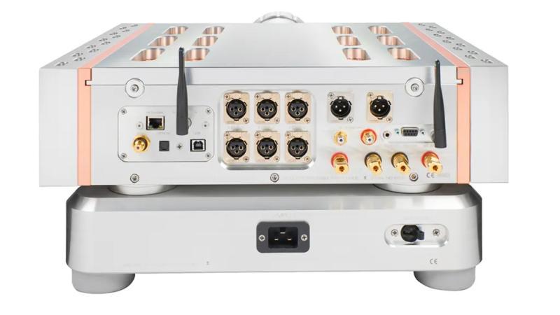 Momentum MxV一体式功放背面视图