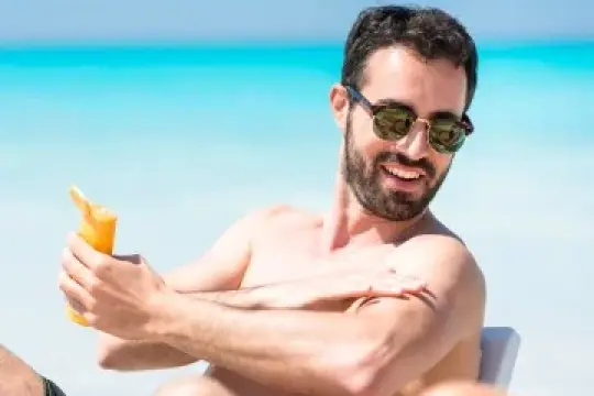 长时间暴晒后如何修复受损肌肤？