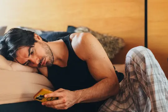 AskMen新任约会教练首篇专栏：教你掌握约会软件上的核心调情技巧