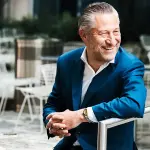 “这不仅仅是一份工作，而是一项使命”：Aurel Bacs如何成为钟表拍卖之王