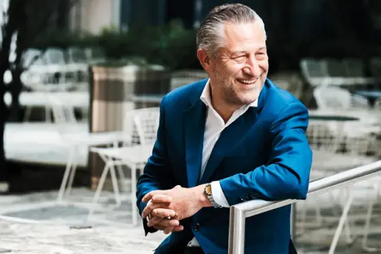 “这不仅仅是一份工作，而是一项使命”：Aurel Bacs如何成为钟表拍卖之王