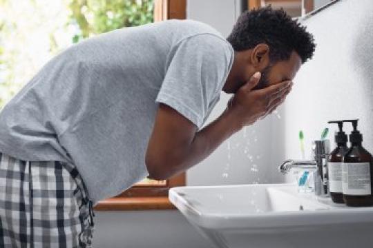 摆脱冬季困扰，掌握专家推荐的春季护肤秘诀