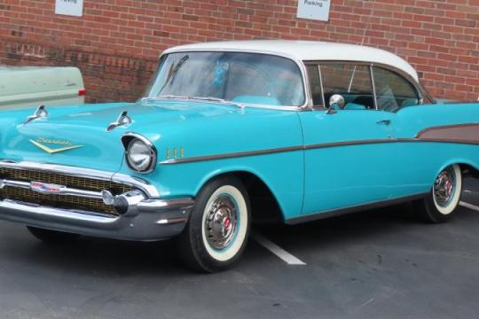 战后美国定义身份象征的汽车