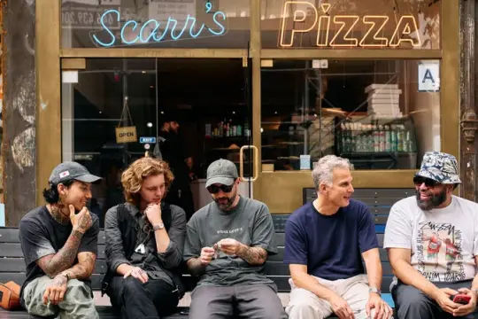 这家纽约披萨店如何成为新一代腕表收藏家的聚集地