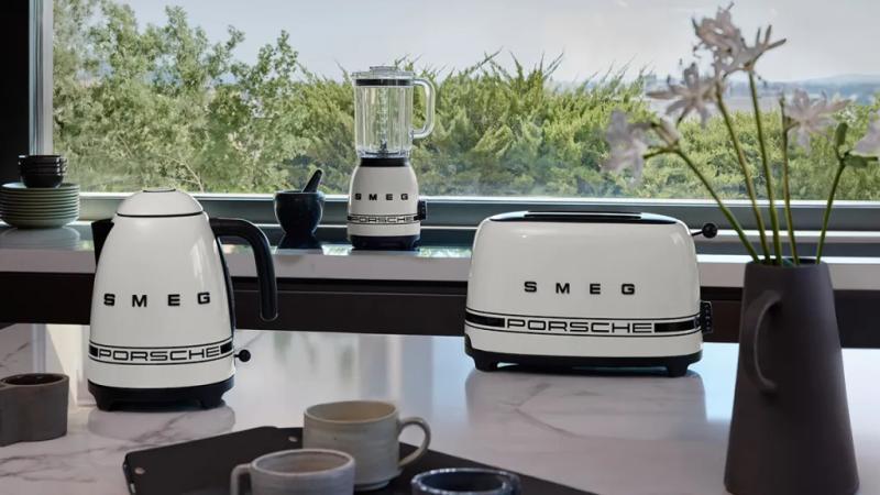 Carrara White色水壶、烤面包机与搅拌机