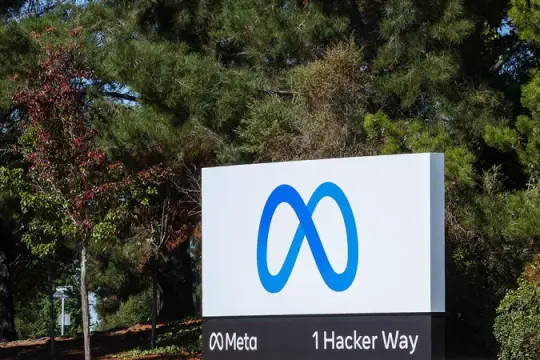 Meta 正在开发带摄像头的智能耳机，原因令人好奇