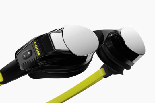 Form旗舰增强现实游泳护目镜升级，采用康宁大猩猩玻璃镜片