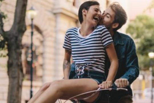 如何成为更好的男朋友：25条实用建议助你成为最佳伴侣