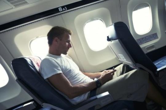飞机旅行让人疲惫不堪——教你如何看起来像头等舱乘客