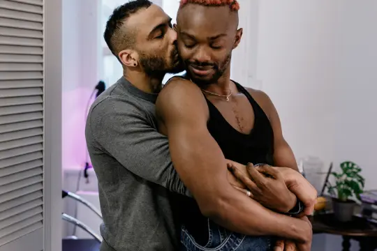 揭开关于同性恋男性的7大常见误区，是时候摒弃这些偏见了