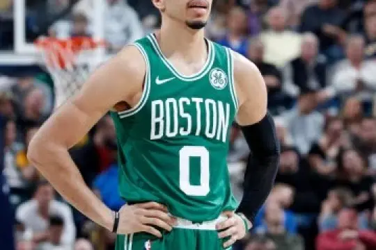 NBA球星杰森·塔图姆将783万美元年薪全部存起来