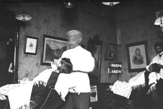 30天成为更好男人 第30天：体验传统剃刀刮胡