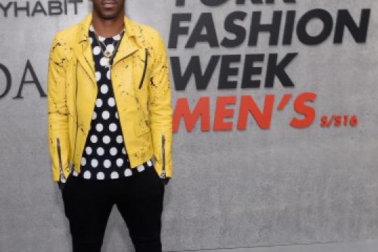 如果你觉得拉塞尔·韦斯布鲁克的穿搭太夸张，那你一定会喜欢迈克·康利 Jr.