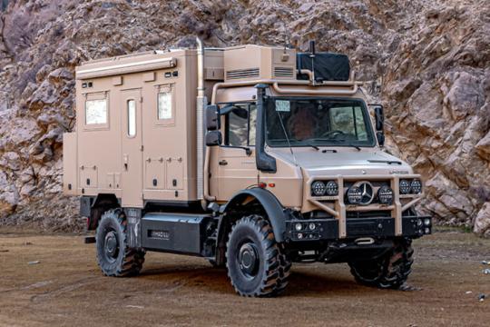 碳纤维车壳Unimog露营车：越野豪华移动公寓