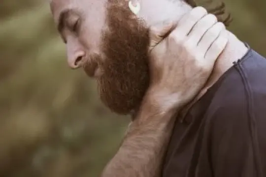 科学研究：脸越多毛，睾丸越小