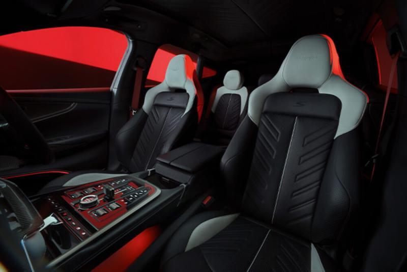 2025 Aston Martin DBX S 4