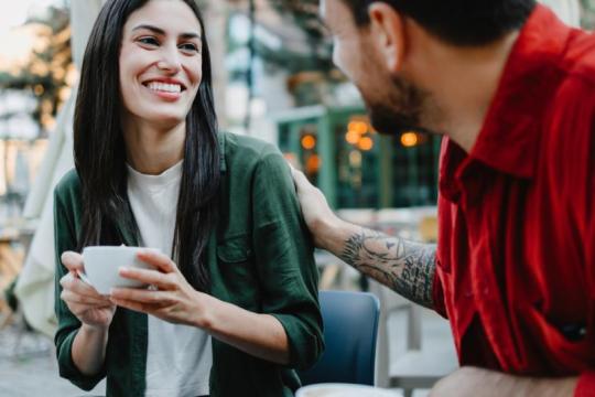 想让她开心吗？这十句真诚的赞美让她感受到你的真心欣赏