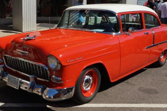 1955年雪佛兰210与福特Customline：同路不同命的经典车型